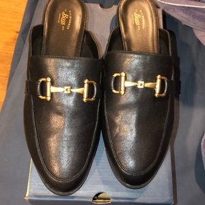 NWOT women’s mules